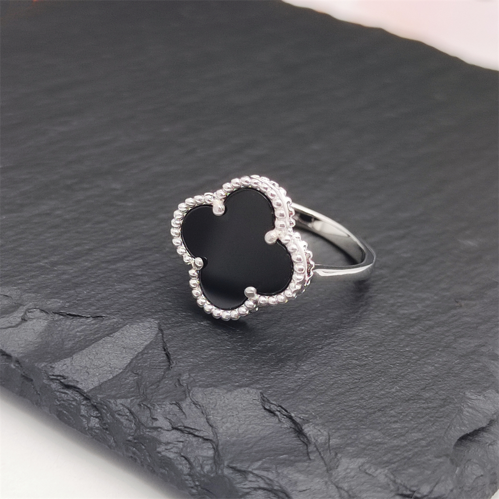 Four-leaf clover ring