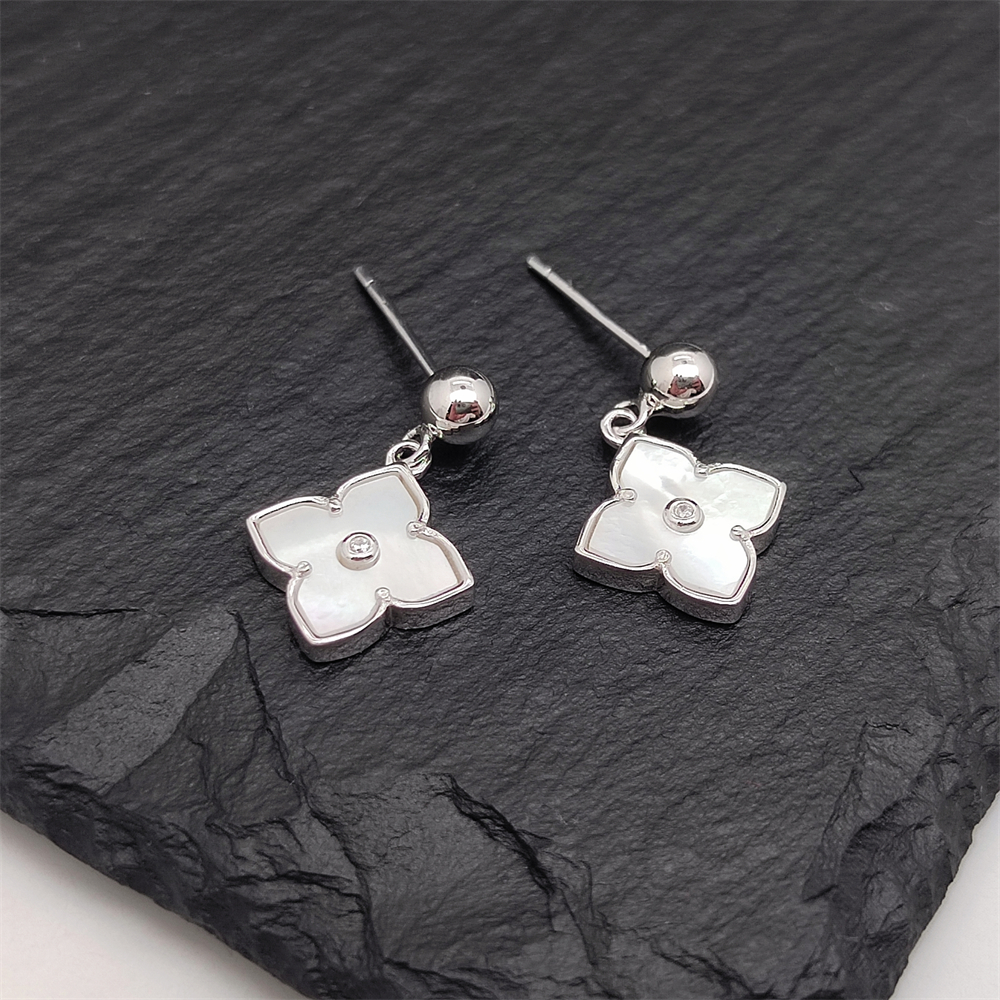 Four-leaf clover earrings