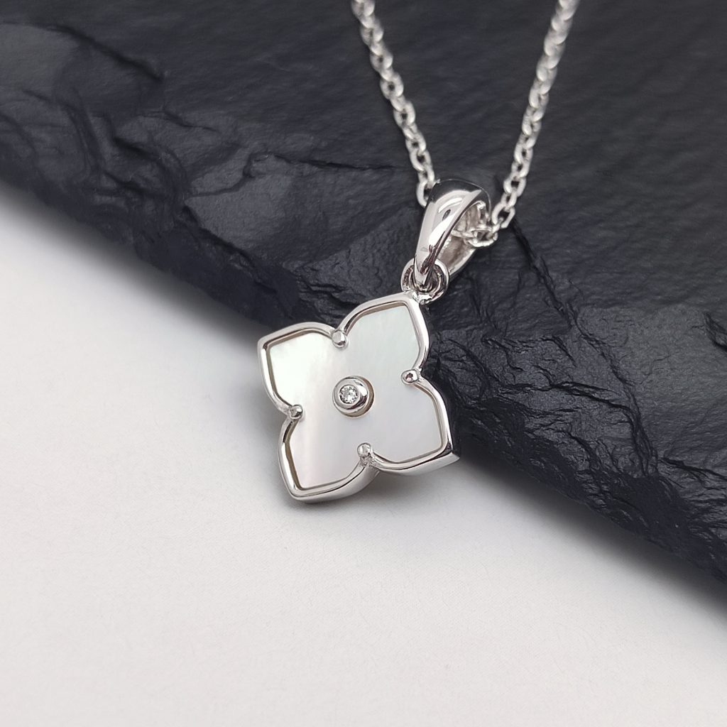 Four-leaf clover pendant
